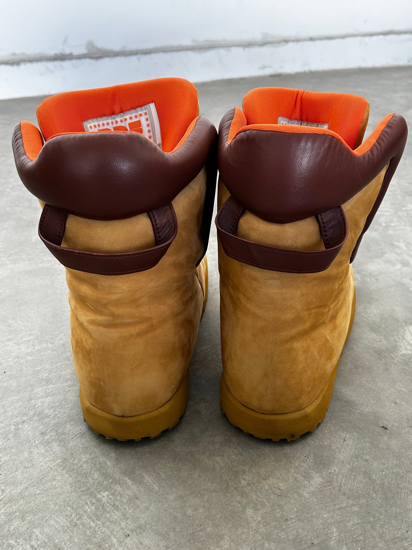 PDF Channel big boots