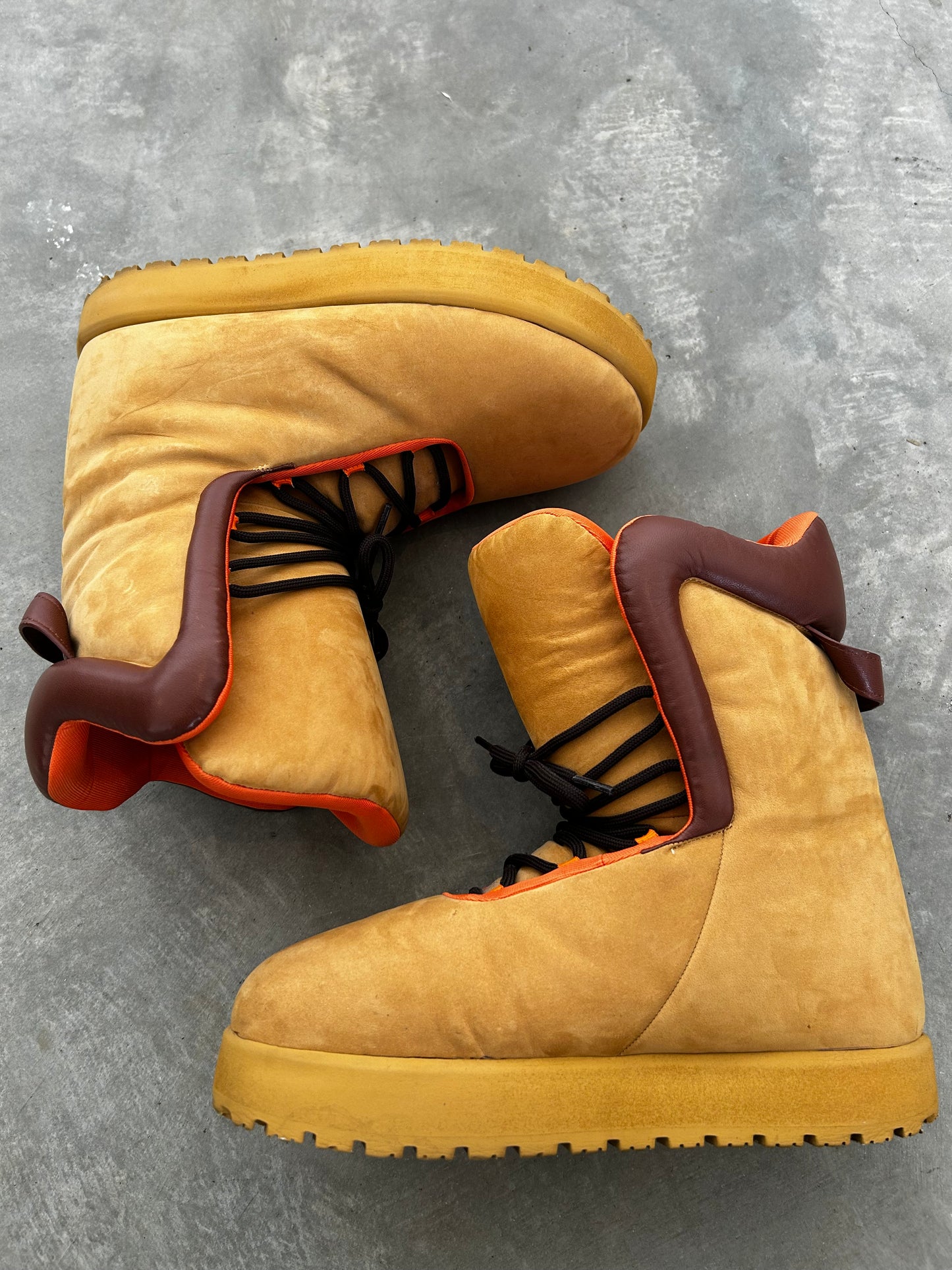 PDF Channel big boots