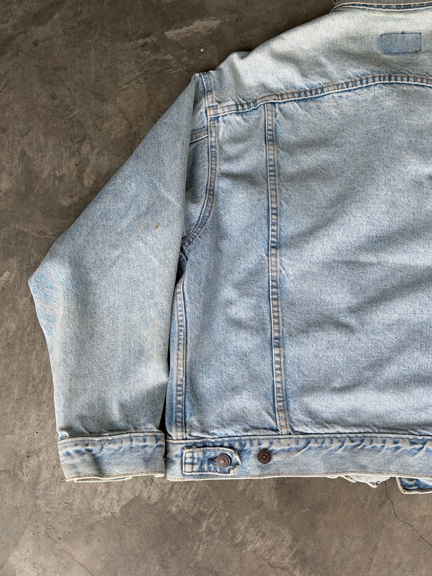 80s light wash denim jacket