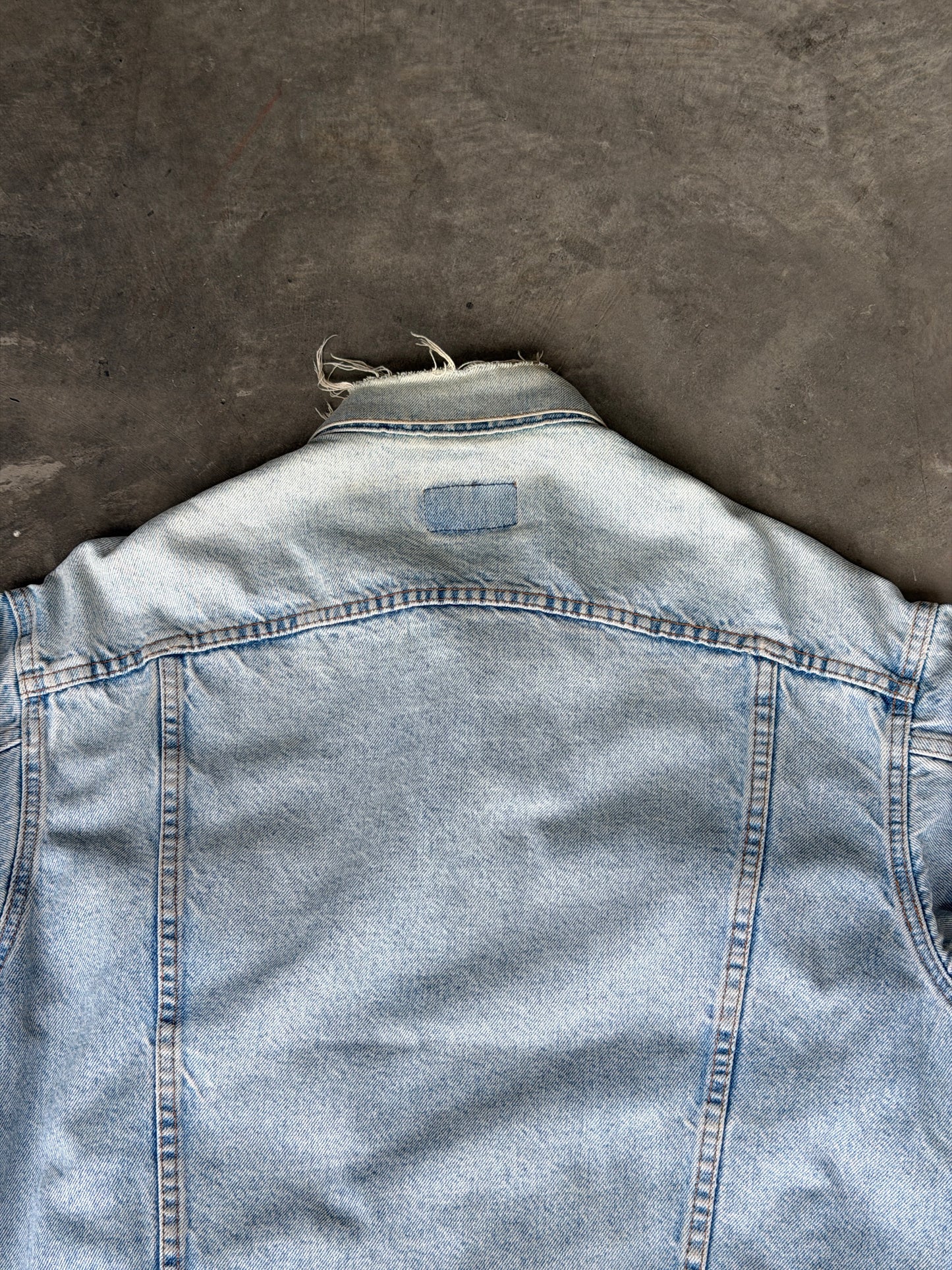 80s light wash denim jacket