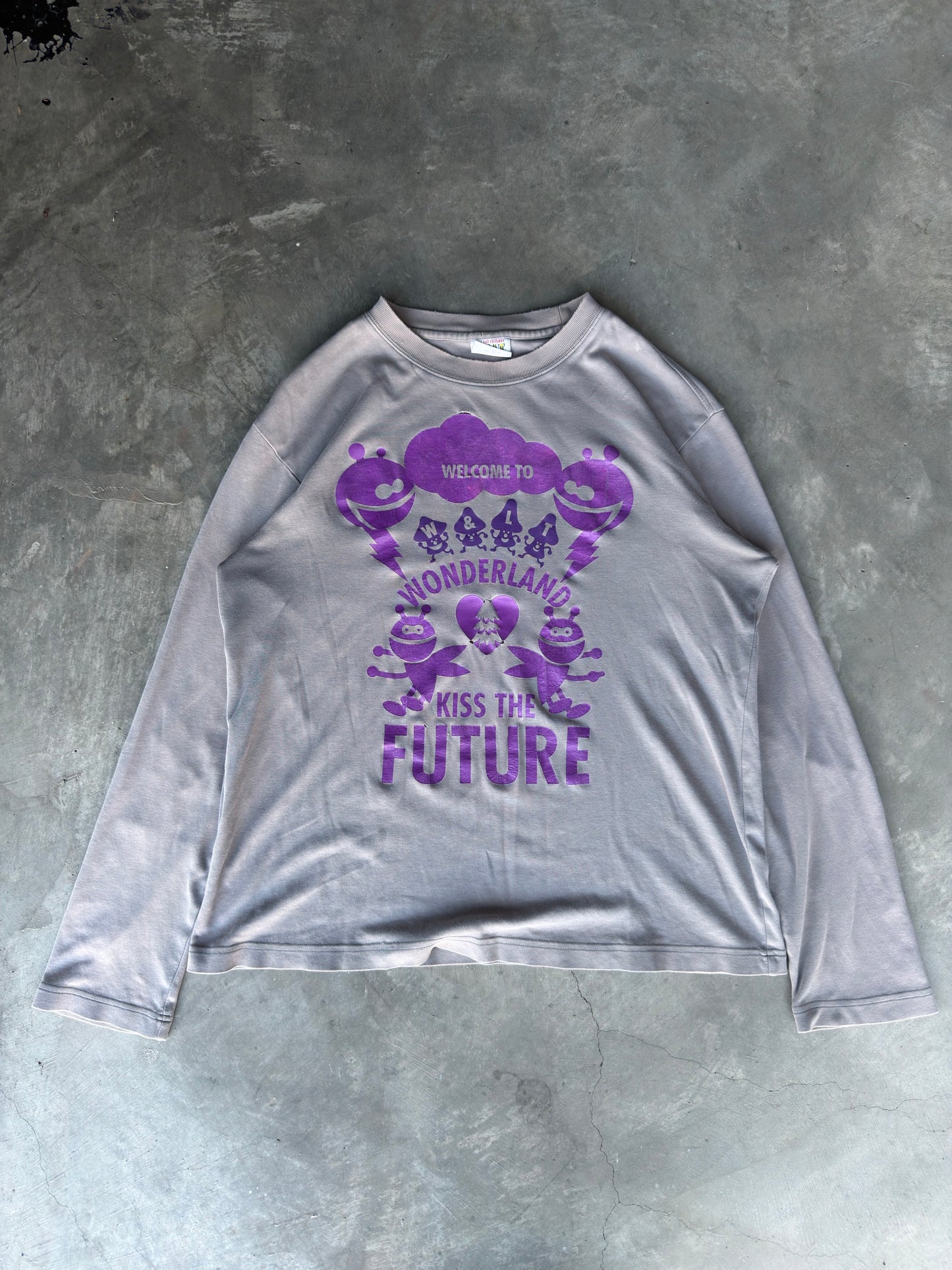 90s W&LT "kiss the future" L/S tee