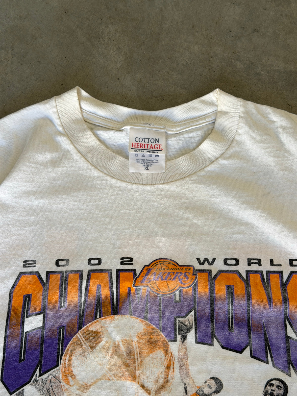 2002 NBA Lakers world champion tee