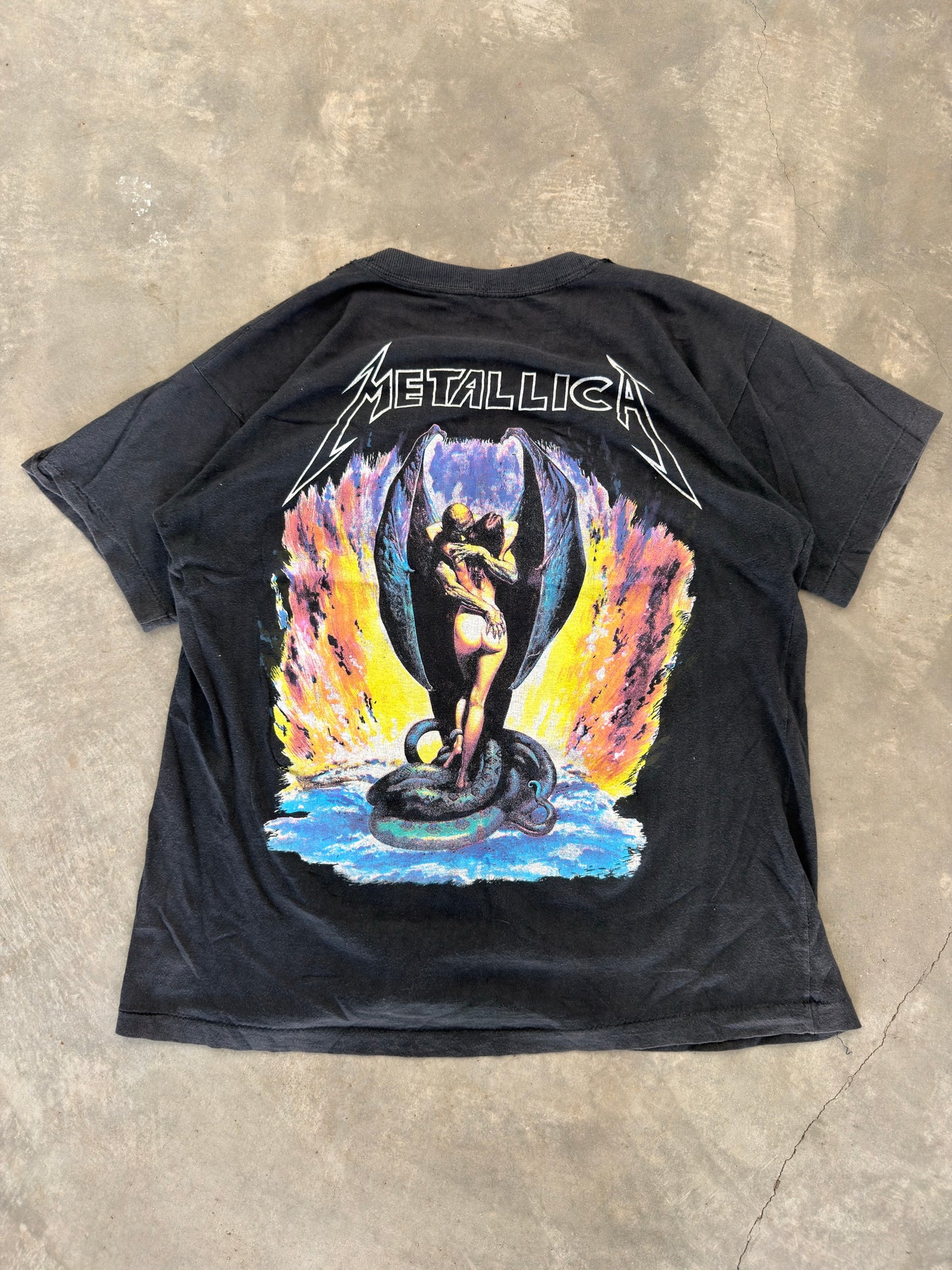 vintage metallica "no where else to roam" tee