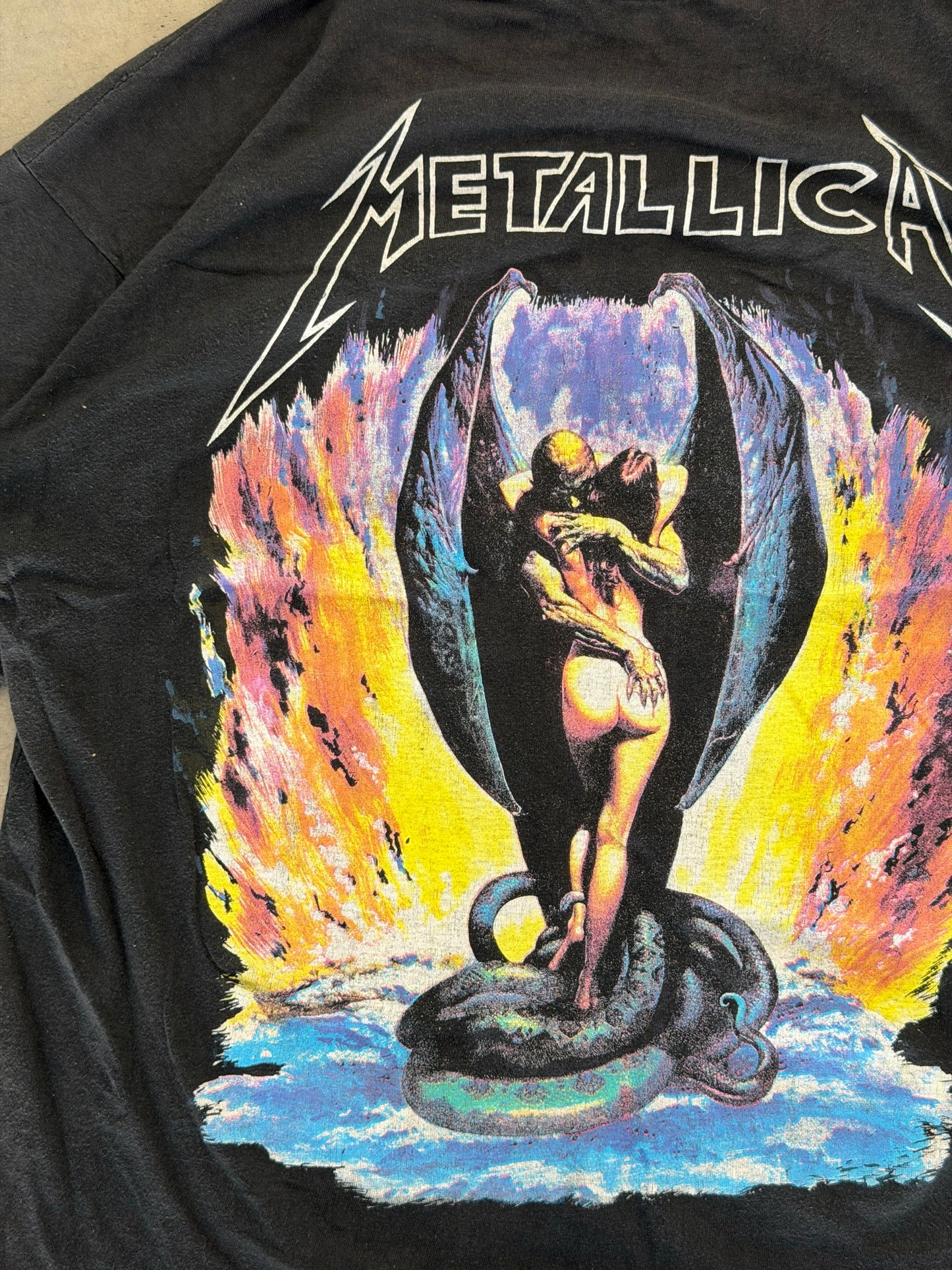vintage metallica "no where else to roam" tee