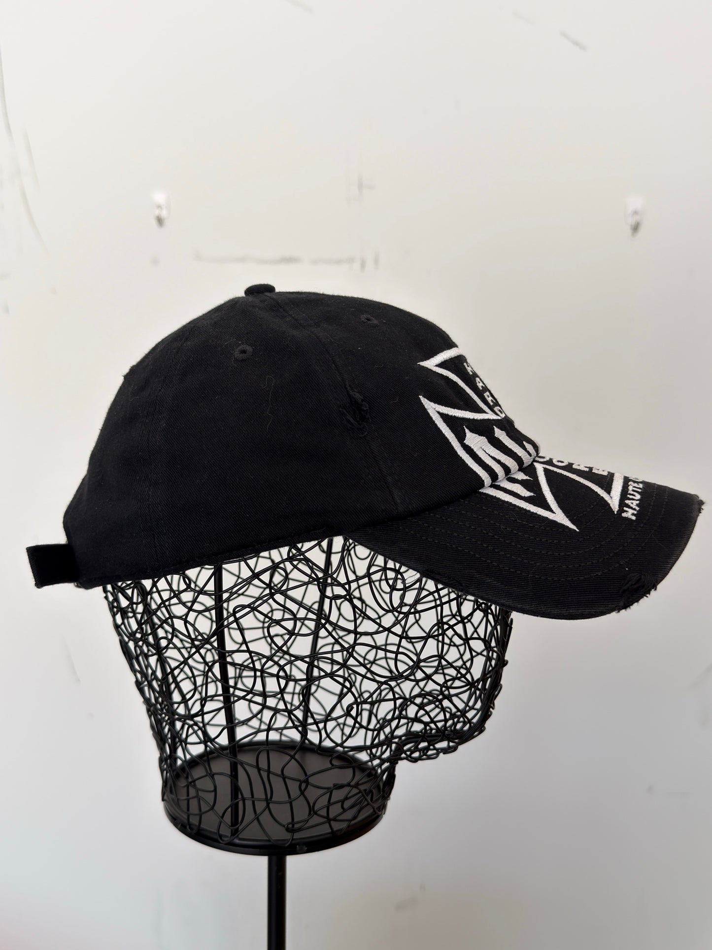 Alice haute couture hat