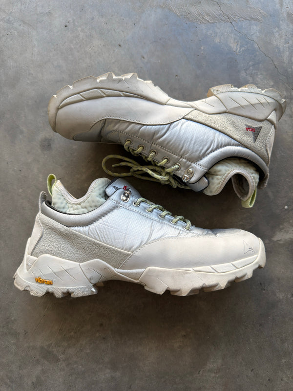low top hiking boot