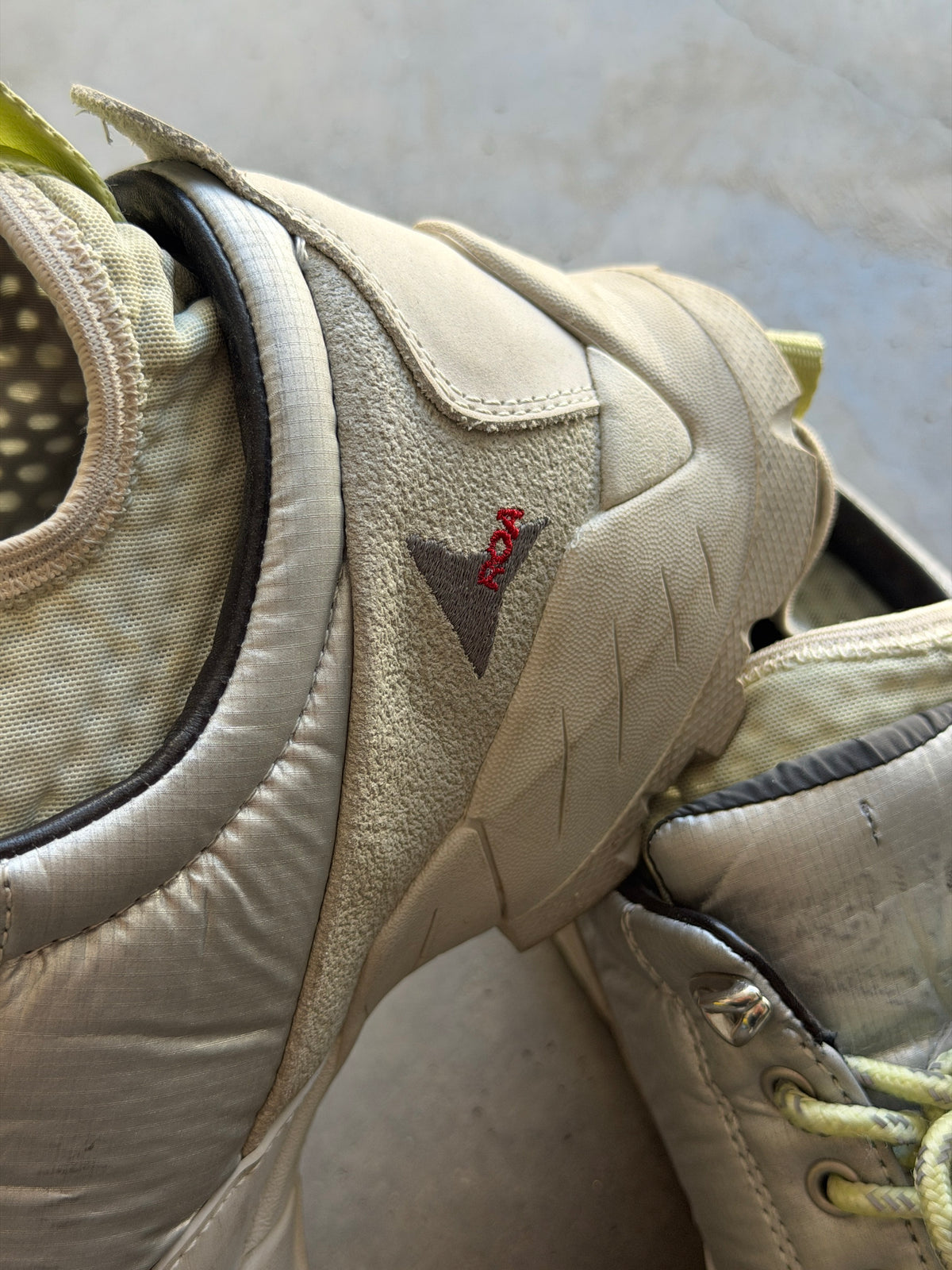 low top hiking boot