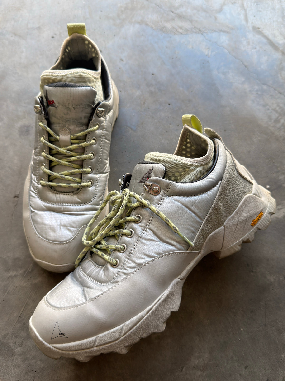 low top hiking boot