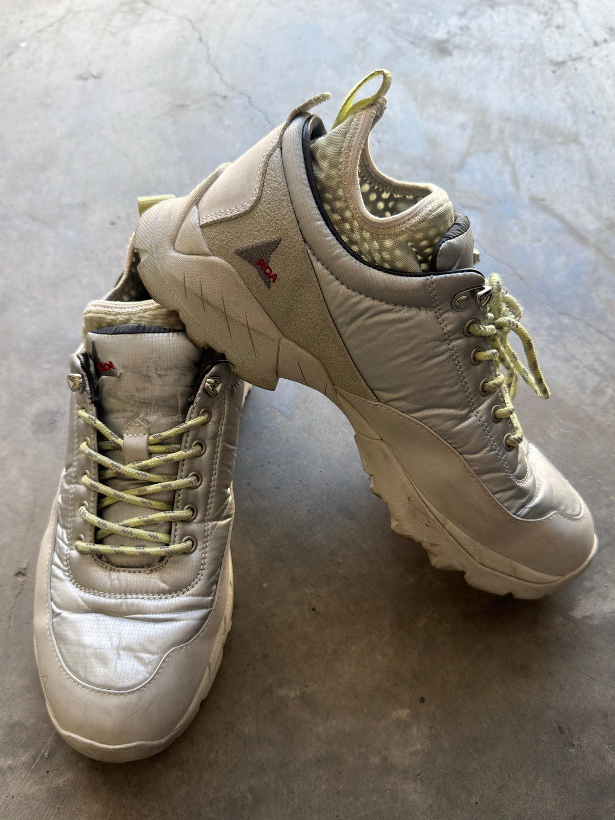 low top hiking boot
