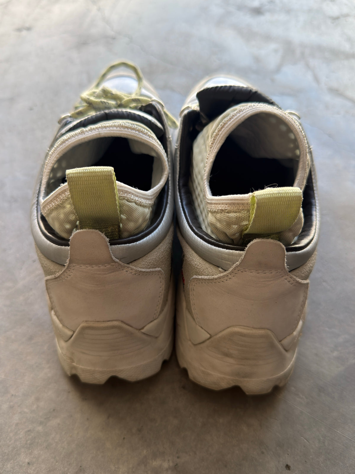low top hiking boot