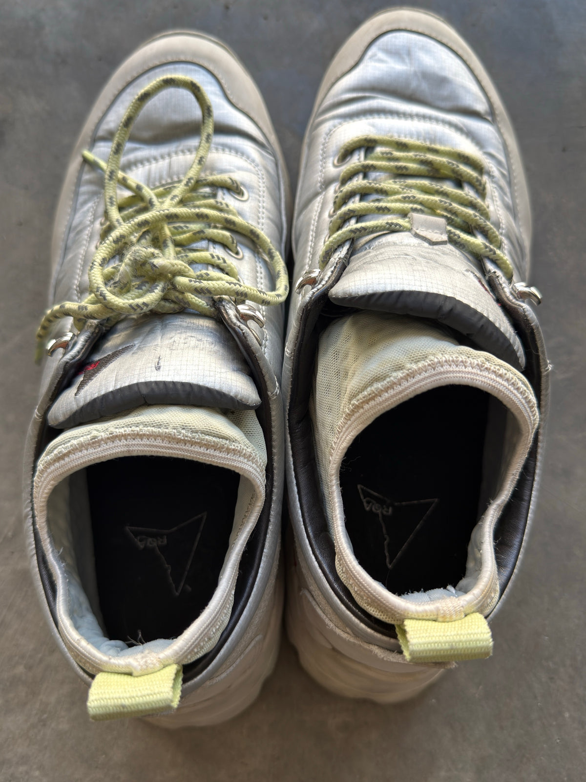 low top hiking boot