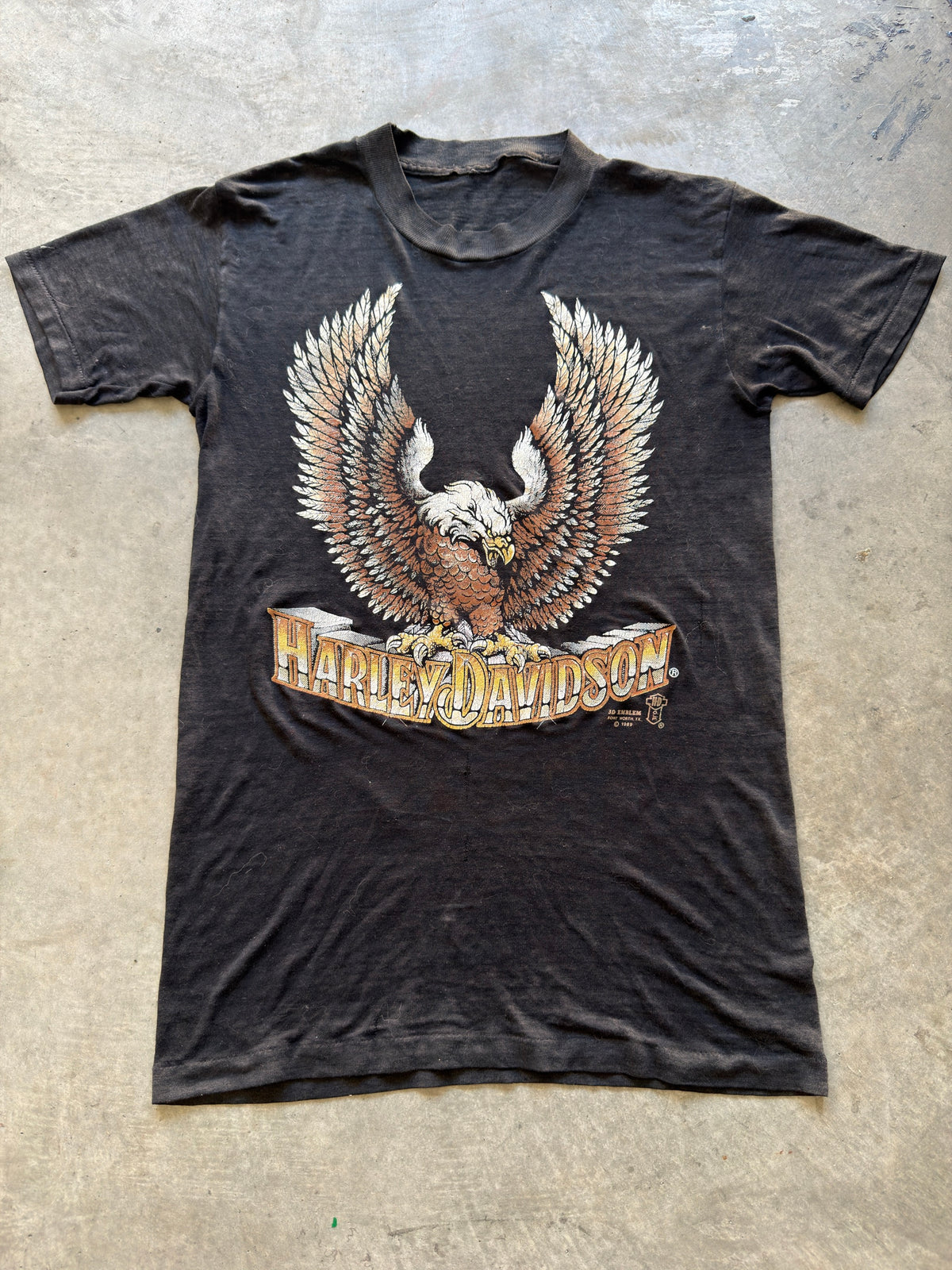 80s 3D emblem tee