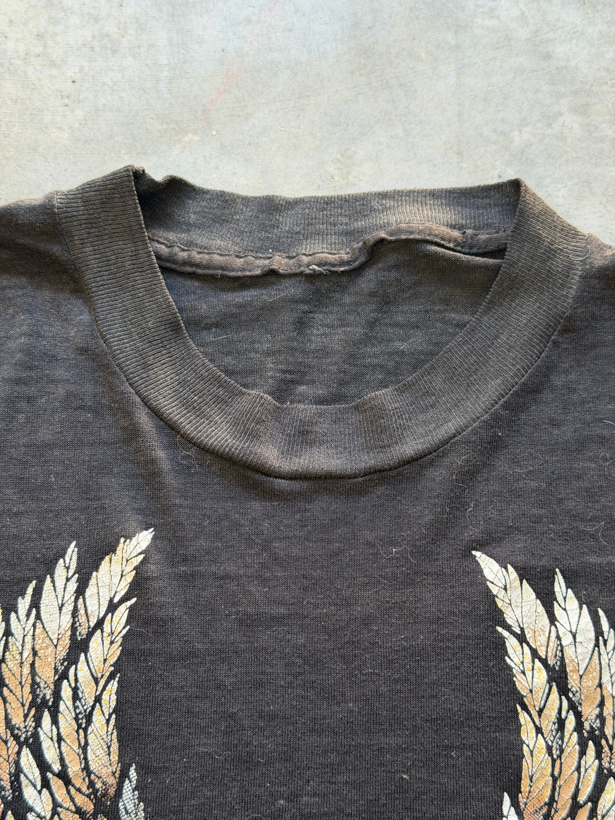 80s 3D emblem tee