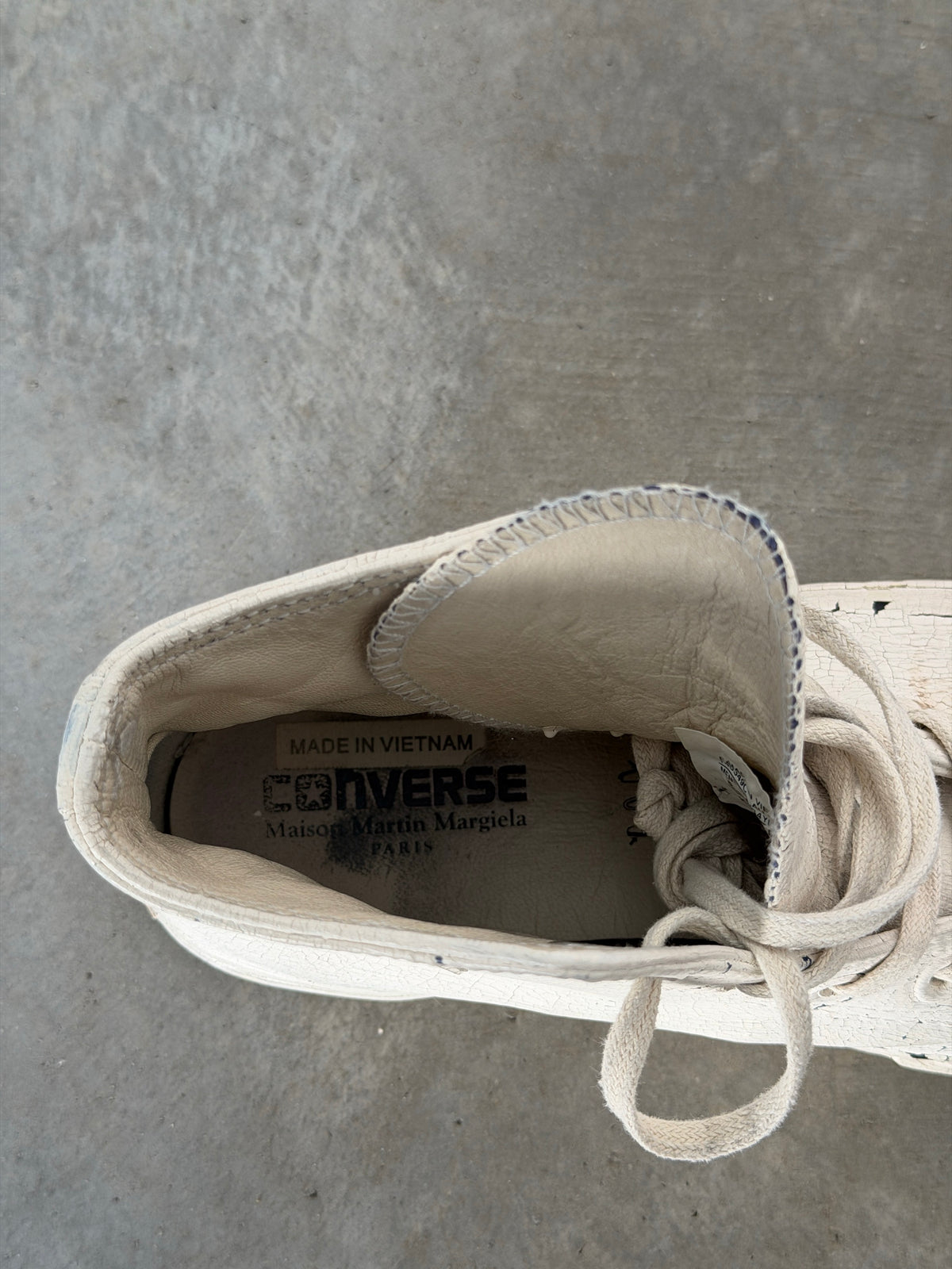 x converse painted blue
