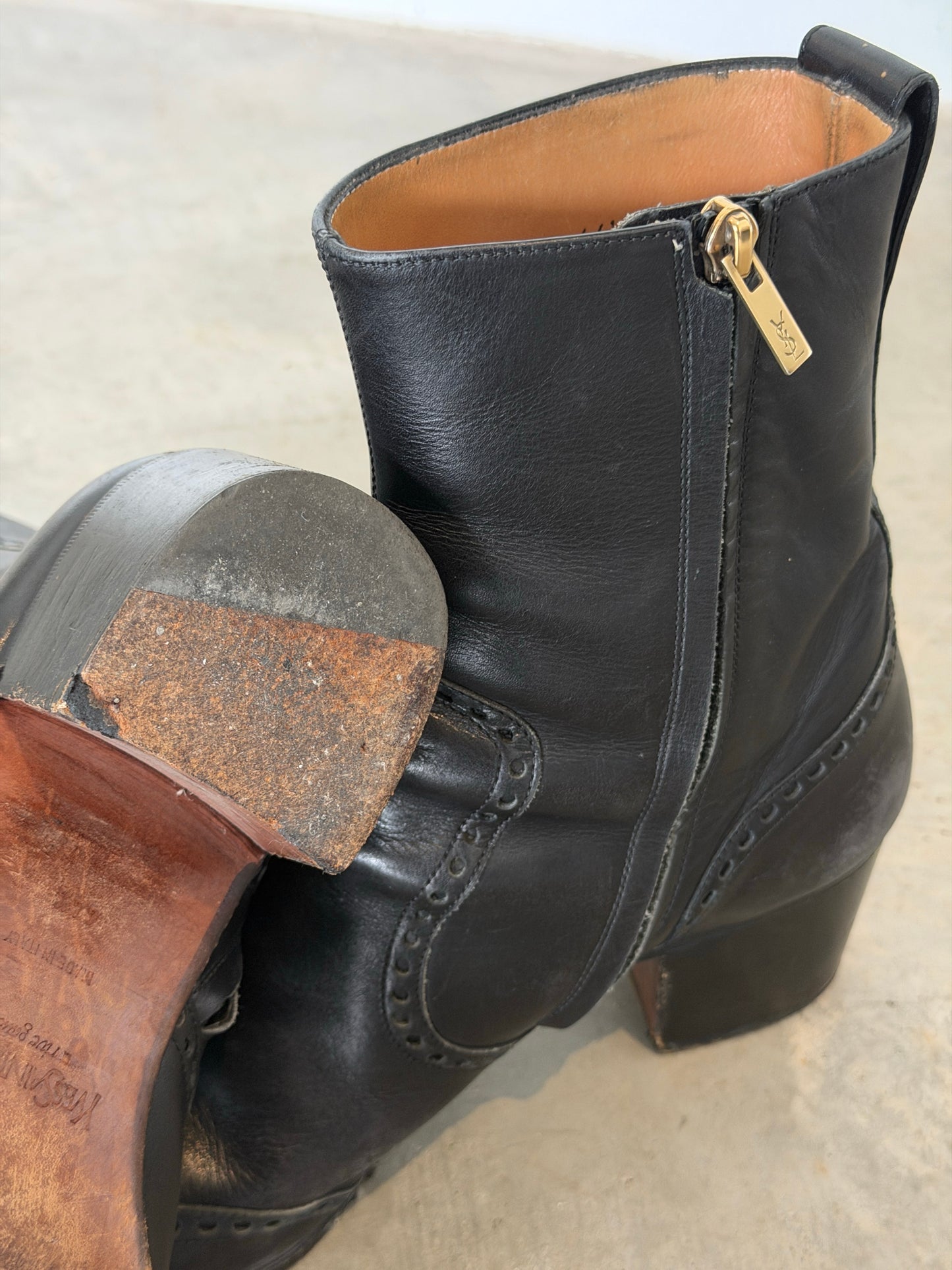 Yves Saint Laurent Johnny boot